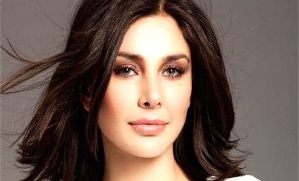 Lisa Ray Height, Weight, Age, Wiki, Affairs, Family & More