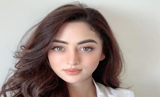 Sandeepa Dhar Height, Weight, Age, Wiki, Biography, Family & More